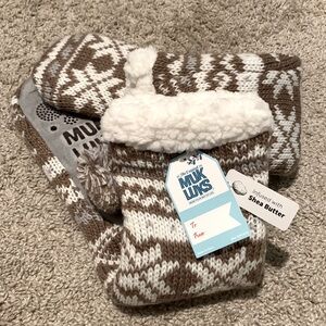 🩵 MUK LUKS Beige & White Tall Slipper Socks